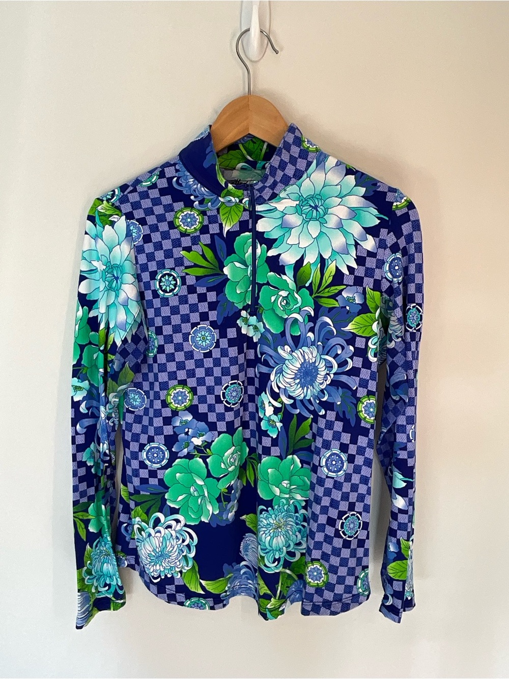 GOTTEX SPF 50 long sleeved purple floral shirt M, sleeves have mesh on underside